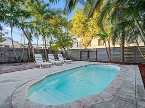 1547 Harrison St, Hollywood FL 33020