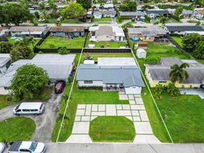 8790 NW 15th Ct, Pembroke Pines FL 33024