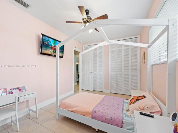 8790 NW 15th Ct, Pembroke Pines FL 33024