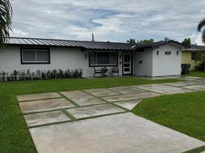 8790 NW 15th Ct, Pembroke Pines FL 33024