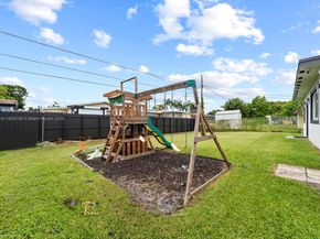 8790 NW 15th Ct, Pembroke Pines FL 33024