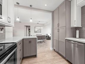 8790 NW 15th Ct, Pembroke Pines FL 33024