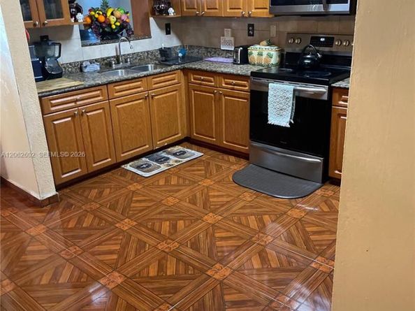 3265 NW 80th Ter, Miami FL 33147