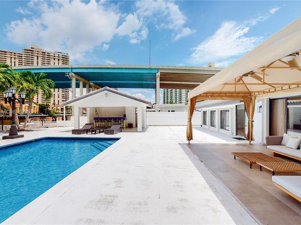 19140 N Bay Rd, Sunny Isles Beach FL 33160
