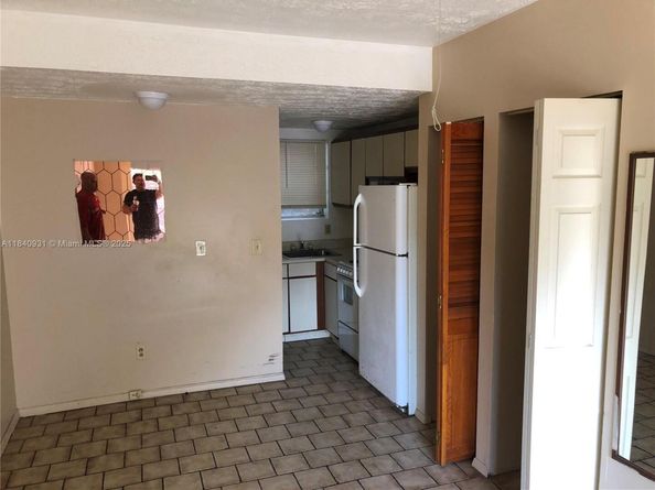 1923 Roosevelt St, Hollywood FL 33020