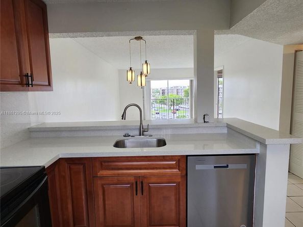 8550 N Sherman Cir 506, Miramar FL 33025
