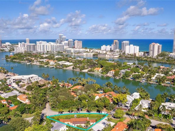 6350 Pinetree Dr, Miami Beach FL 33141