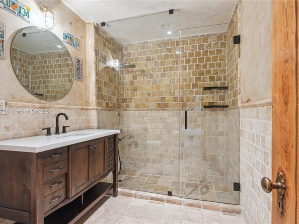 6350 Pinetree Dr, Miami Beach FL 33141