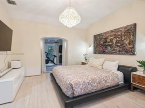 6350 Pinetree Dr, Miami Beach FL 33141