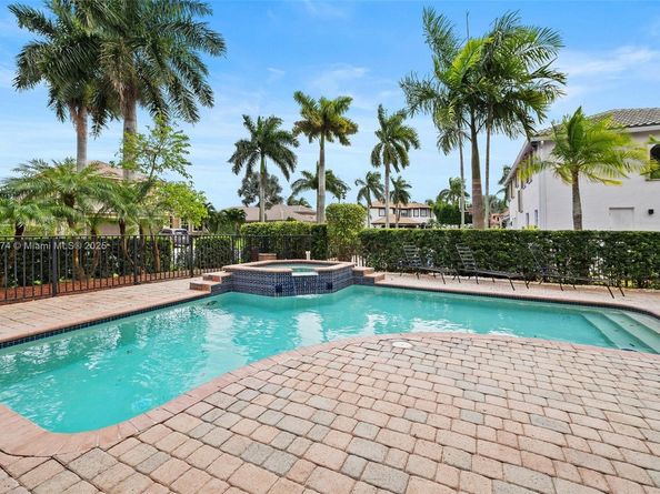 18900 SW 32nd Ct, Miramar FL 33029