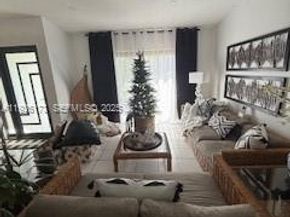 Undisclosed Address #A11926173, Miami FL 33165