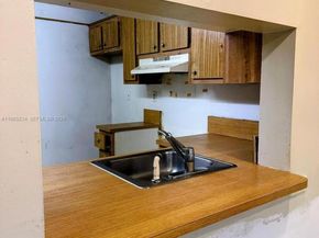 3720 N Pine Island Rd 136, Sunrise FL 33351