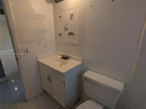 3720 N Pine Island Rd 136, Sunrise FL 33351
