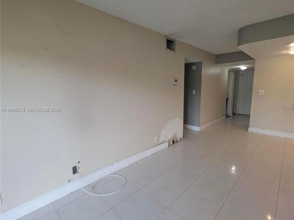 3720 N Pine Island Rd 136, Sunrise FL 33351