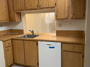 3720 N Pine Island Rd 136, Sunrise FL 33351
