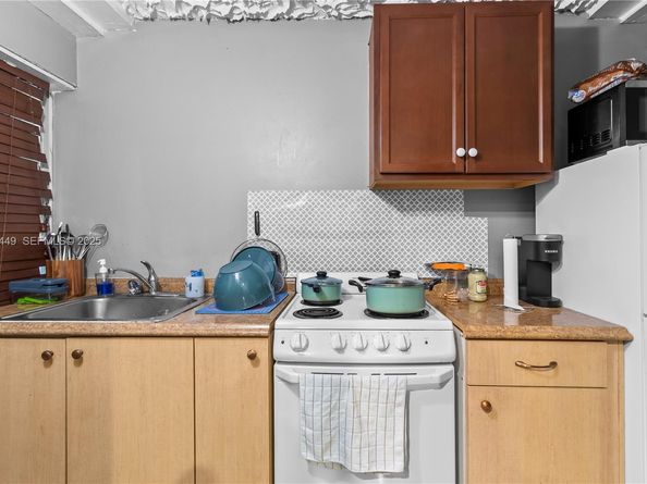 6200 SW 30 St, Miramar FL 33023