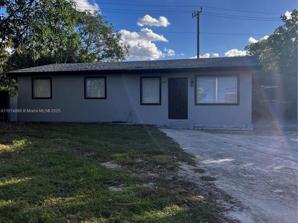 3820 SW 16th St, Fort Lauderdale FL 33312