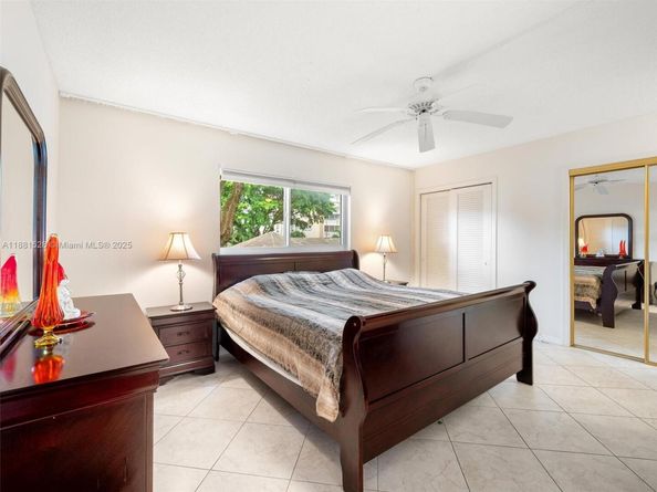 1001 NE 14th Ave 207, Hallandale Beach FL 33009