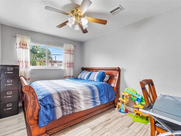 1440 NW 179th Ter, Miami Gardens FL 33169