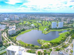 20505 E Country Club Dr 836, Aventura FL 33180