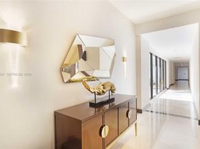 20505 E Country Club Dr 836, Aventura FL 33180