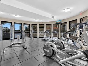 20505 E Country Club Dr 836, Aventura FL 33180
