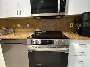 20505 E Country Club Dr 836, Aventura FL 33180