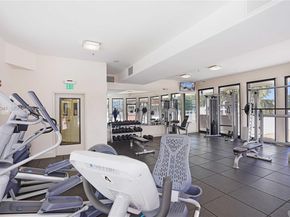 20505 E Country Club Dr 836, Aventura FL 33180