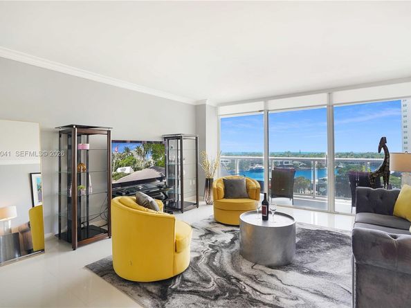 20505 E Country Club Dr 836, Aventura FL 33180