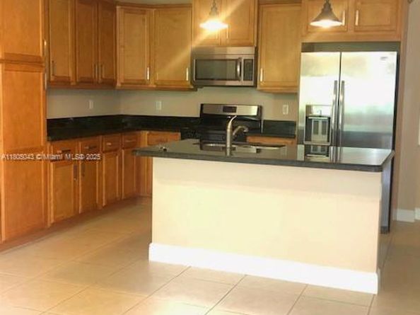 3311 NW 125th Ln, Sunrise FL 33323