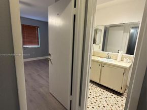 2787 NW 192nd Ter, Miami Gardens FL 33056