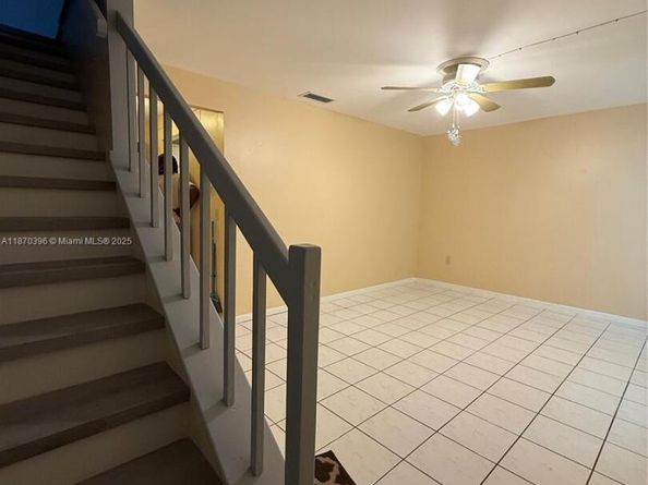 2787 NW 192nd Ter, Miami Gardens FL 33056