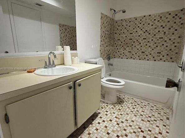 2787 NW 192nd Ter, Miami Gardens FL 33056