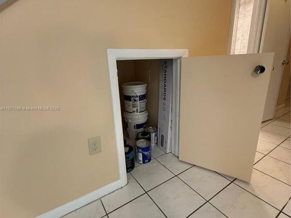 2787 NW 192nd Ter, Miami Gardens FL 33056