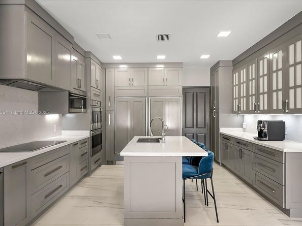 285 Carabela Ct, Coral Gables FL 33143