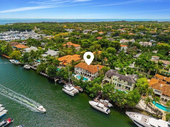 285 Carabela Ct, Coral Gables FL 33143