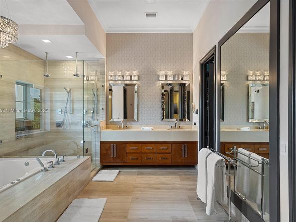 285 Carabela Ct, Coral Gables FL 33143