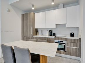 239 SW 9th St 2203, Miami FL 33130