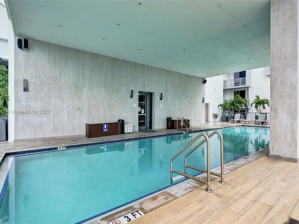 239 SW 9th St 2203, Miami FL 33130