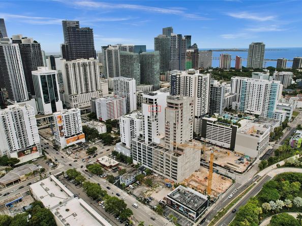 239 SW 9th St 2203, Miami FL 33130