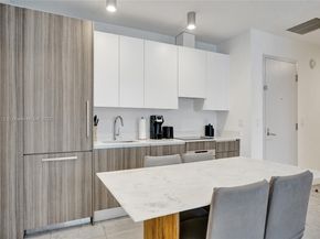239 SW 9th St 2203, Miami FL 33130