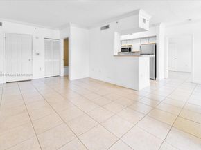 11631 SW 2nd St 20103, Pembroke Pines FL 33025