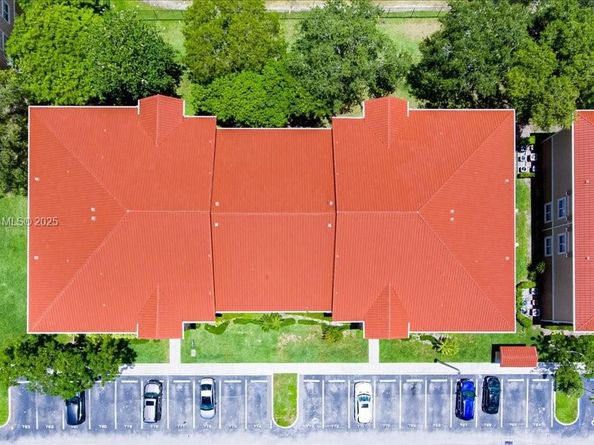11631 SW 2nd St 20103, Pembroke Pines FL 33025