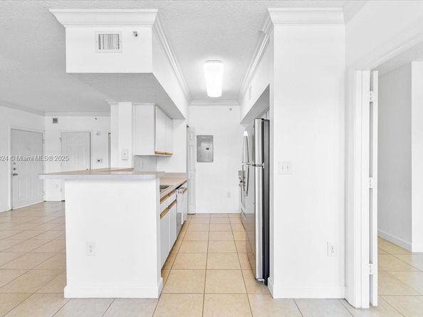 11631 SW 2nd St 20103, Pembroke Pines FL 33025