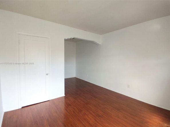 1565 SW 6th St, Miami FL 33135