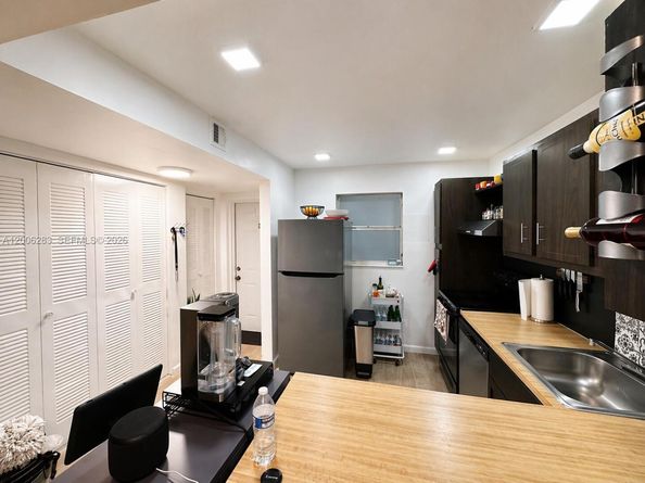 8421 Lagos De Campo Blvd 309T, Tamarac FL 33321