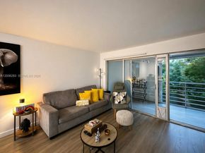 8421 Lagos De Campo Blvd 309T, Tamarac FL 33321