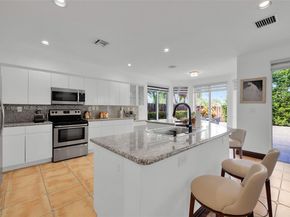 7301 NW 107th Pl, Doral FL 33178