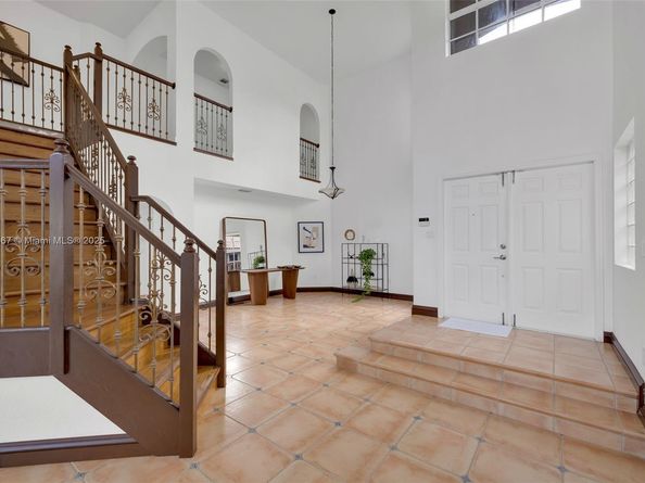 7301 NW 107th Pl, Doral FL 33178
