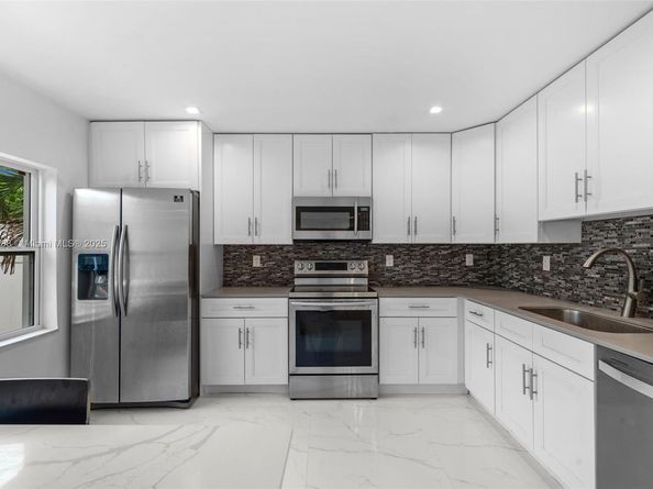 524 NW 10th, Hallandale Beach FL 33009